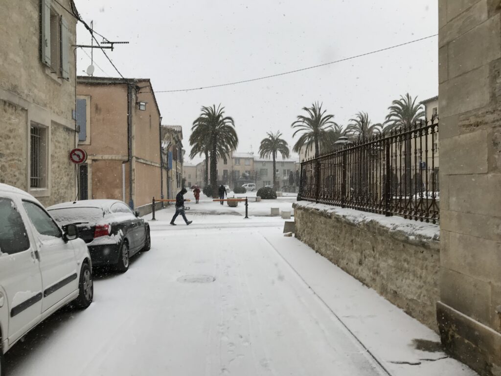 La neige dans les rues d'Aigues-Mortes, en 2018
