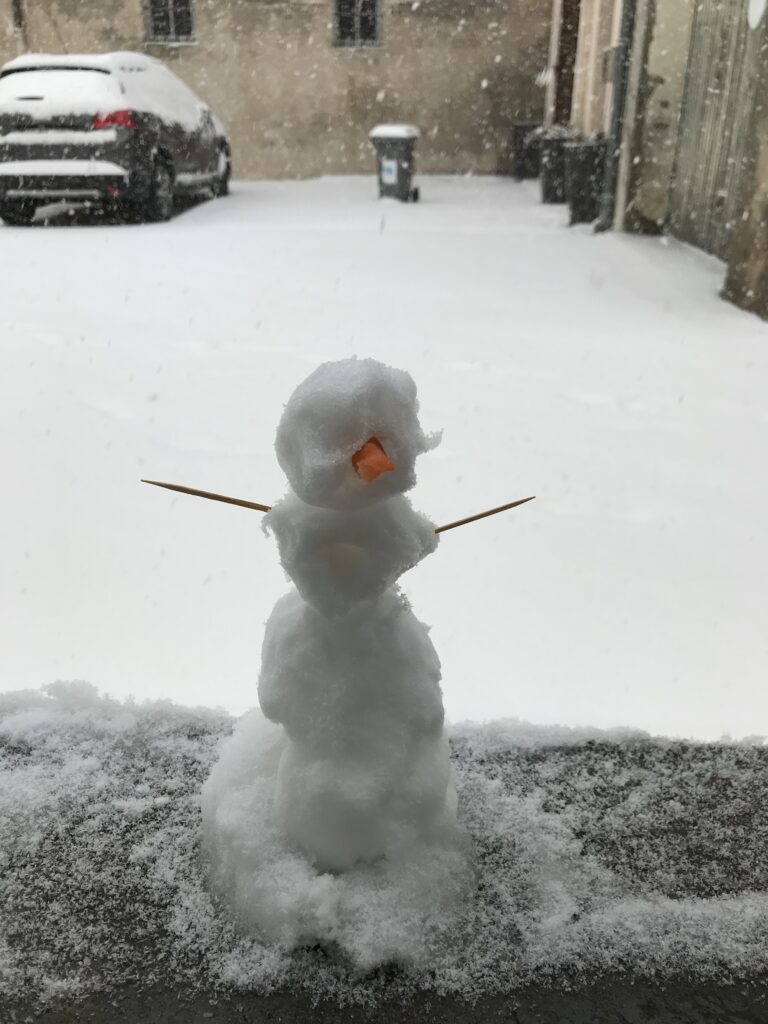 La neige dans les rues d'Aigues-Mortes, en 2018