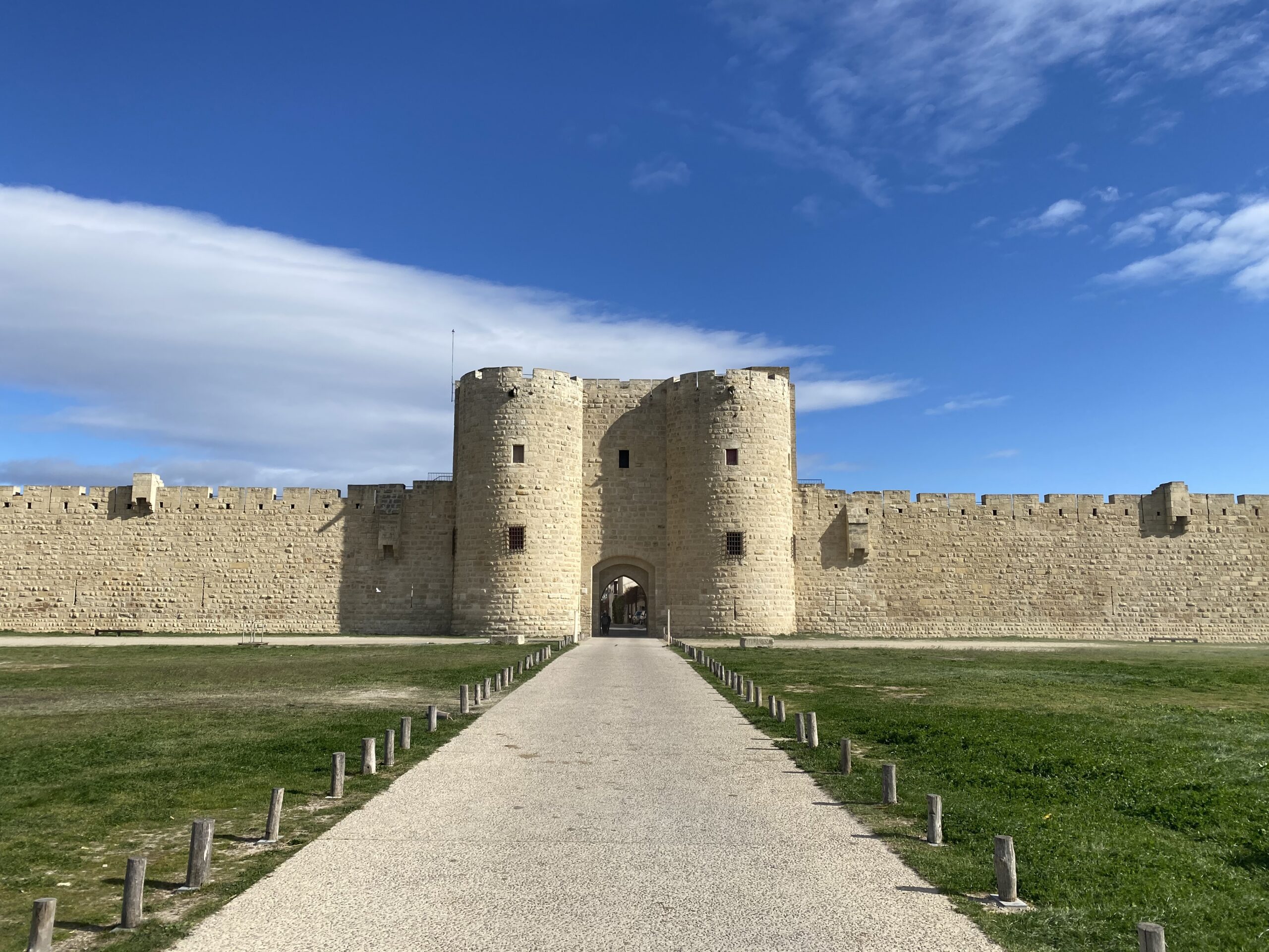 Le mura e le torri medievali di Aigues-Mortes